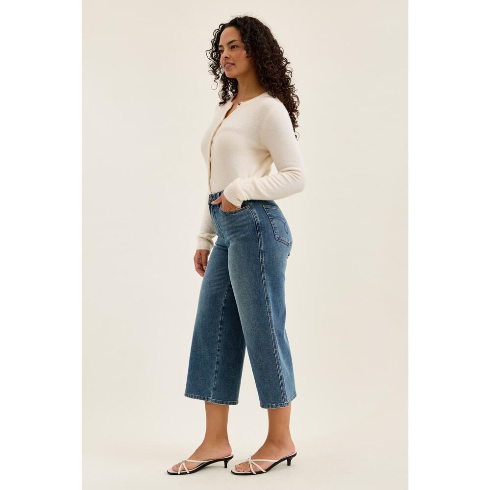 Judy Blue HW DOTTIE Wide Crop MD Quarry Fade - Picture 4 of 11